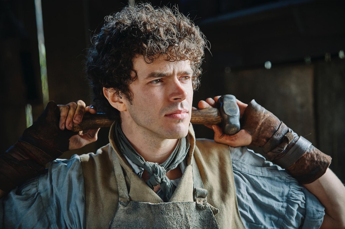 PoldarkTV's tweet photo. We hope you're enjoying the final series of #Poldark, but do you have a question you're dying to ask before it's all over? Save it for 17:30 this Friday when the brilliant Richard Hope hosts a LIVE Facebook Q&amp;A with Debbie Horsfield and Jack Farthing. (UK Only) https://t.co/JlzNIEPnAn