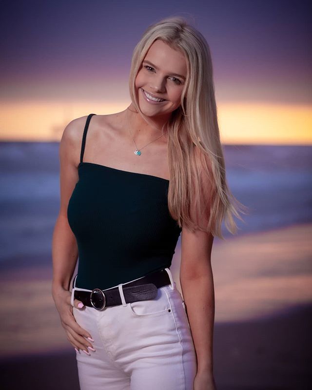 kiproof's tweet photo. Sunset Portrait https://t.co/e7wuFqns7z https://t.co/MnIsU7gfR1