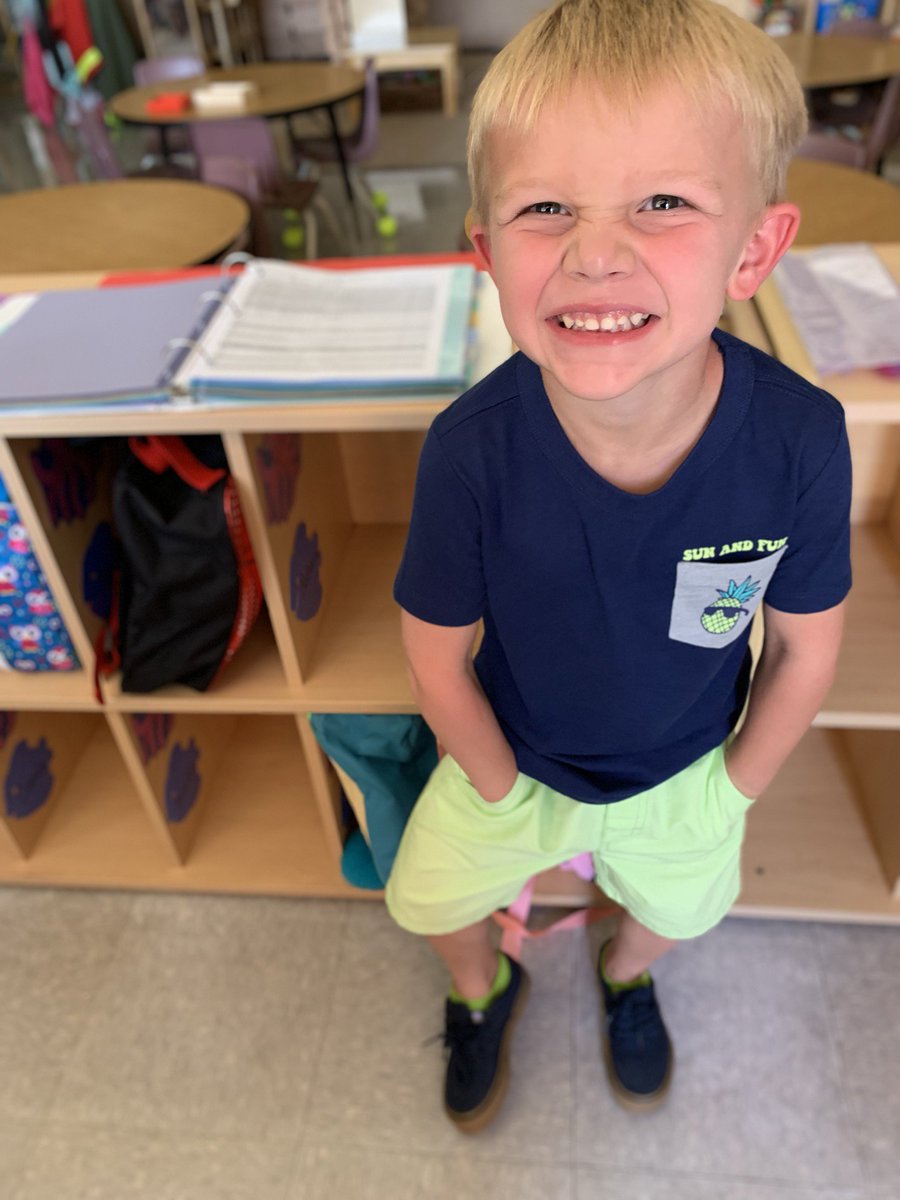 BLovee_'s tweet photo. My baby started pre k yesterday 😭❤️ https://t.co/Q03ZPPzxO9
