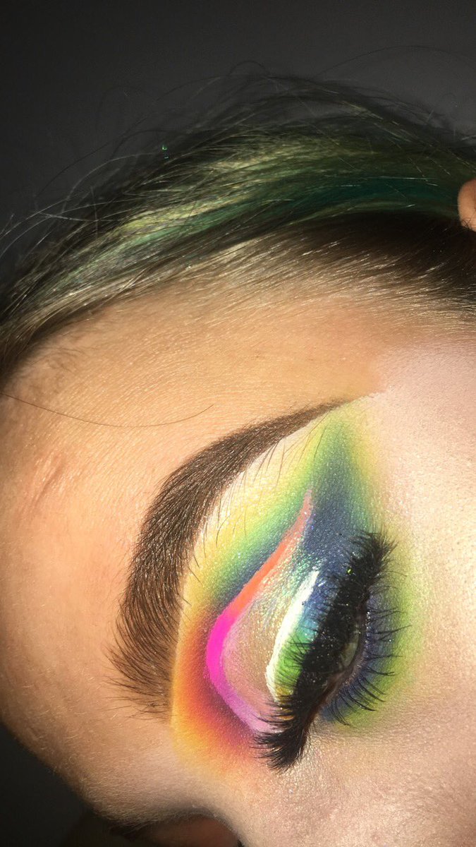 tkmakeup1's tweet photo. So fed up of my instagram not showing people my work 😭🙄 https://t.co/yOlqdmdDZw