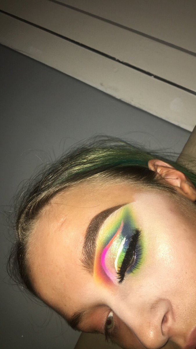 tkmakeup1's tweet photo. So fed up of my instagram not showing people my work 😭🙄 https://t.co/yOlqdmdDZw