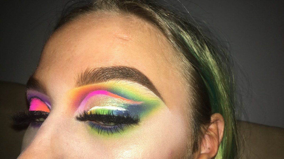 tkmakeup1's tweet photo. So fed up of my instagram not showing people my work 😭🙄 https://t.co/yOlqdmdDZw