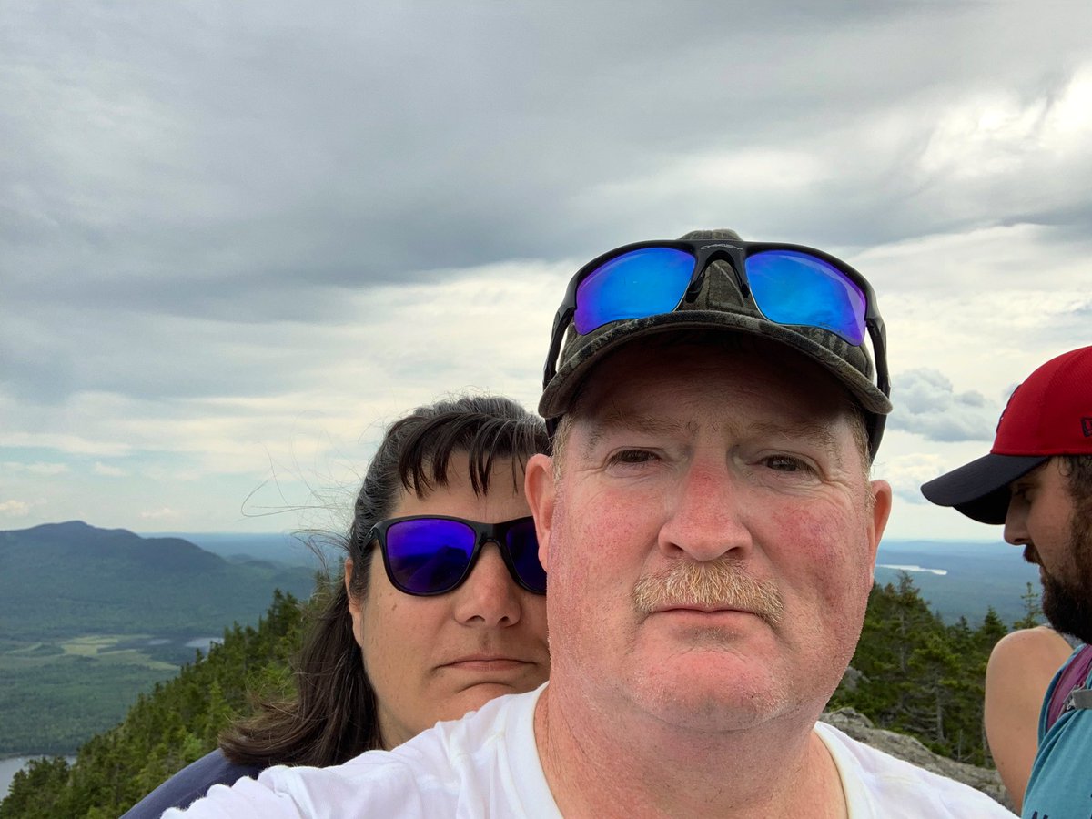 ArnoldShorey's tweet photo. We climbed Borestome this am. ( or clumbed). A new family summer tradition!  With Stacy, Andy and Devyn. #verysore! https://t.co/FKrHFJNp4c