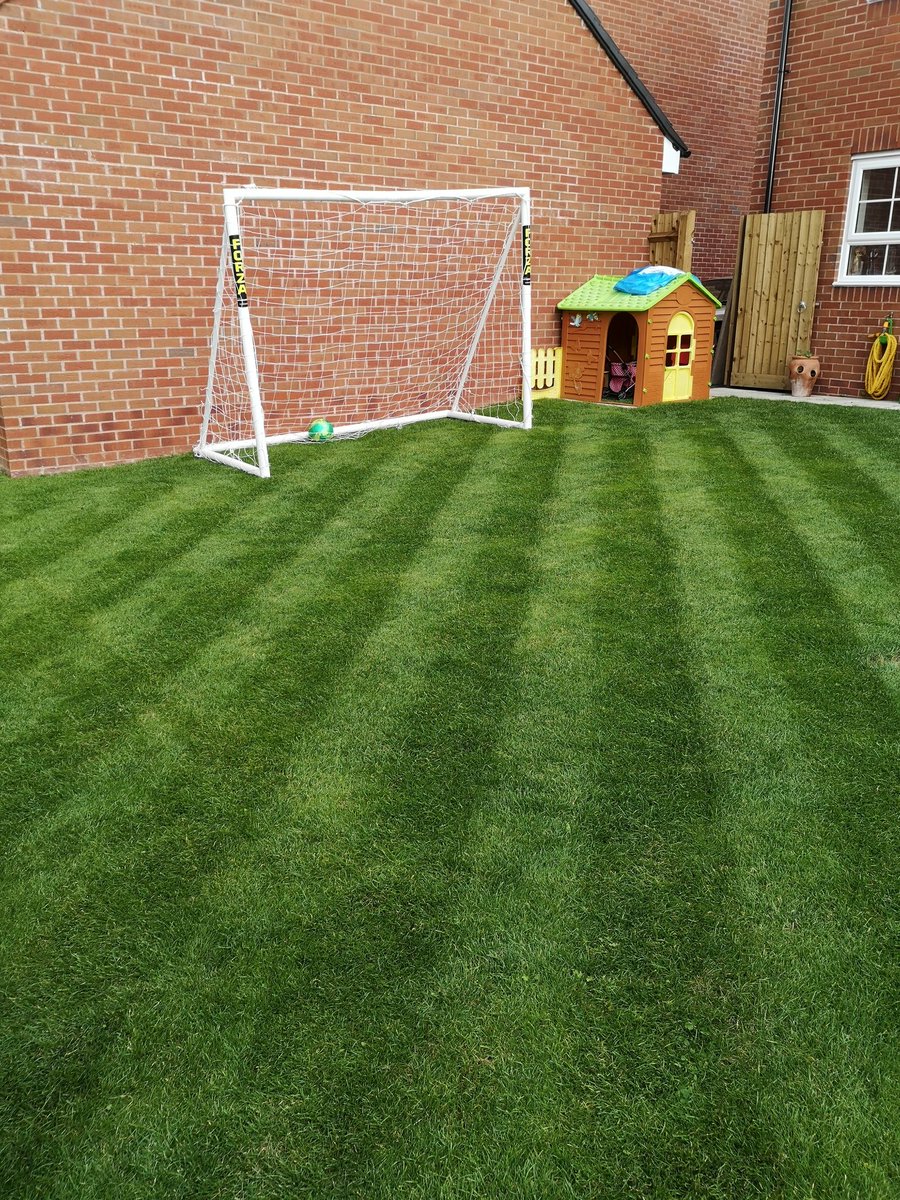 Peterbeads's tweet photo. @benbowen1979 @HerefordFC @AllettMowers @FleetLM This line things easy Mr Bowen..... #thanksforthetips https://t.co/Dyu1TYMN2e