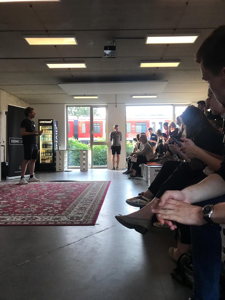 DCKLND's tweet photo. Los geht’s! #DENKDOCK geht in die erste Runde. Thanks for having us @betahausHH 🙏🏻 #meetup #machenstattschnacken https://t.co/NVh7tUIRHq
