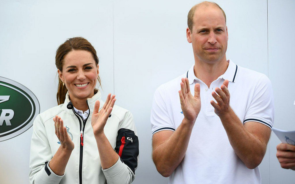 TravelLeisure's tweet photo. See Kate Middleton’s hilarious reaction to losing a sailing race to Prince William https://t.co/EusC9iNl92 https://t.co/ZjSJmwFilG