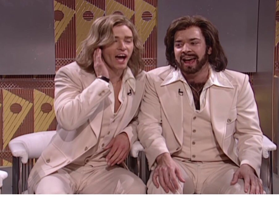 ultimixSTACY's tweet photo. Sitting in @Moes_HQ eating... @BeeGees “Nights on Broadway” starts playing... I start singing 🎤 @jimmyfallon and @jtimberlake “...on the Barry Gibb Talkshow!!” 🤷🏻‍♂️ https://t.co/wncdwuK0en