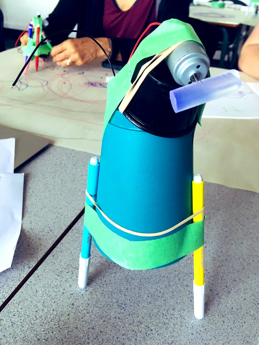 MmeSevie's tweet image. I can’t wait to introduce my Ss to #ScribbleBots !!! #STEAMDays19 #SWtechup @EcoleJQ