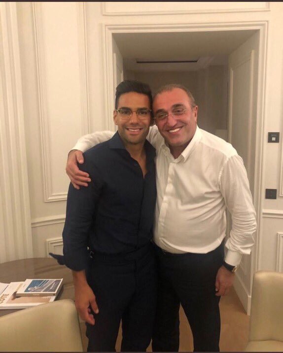 AhmetKelesss's tweet photo. Falcao transferi buralardan dönerse büyük rezillik çıkar. Aşırı amatör bir transfer süreci yönetiyorlar. Bu resimleri verirsen Monaco sana her türlü zorluğu çıkartır. Alamazsan taraftarın yüzüne bakamazsın.
#AbdürrahimFalcaoNerede https://t.co/g6zVdSWO8P