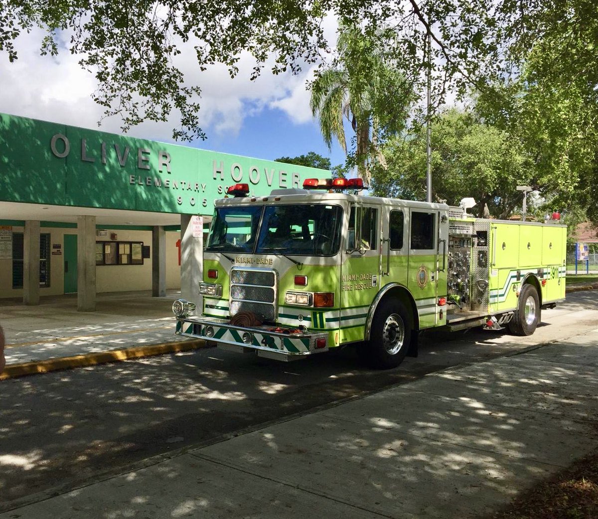 MiamiDadeFire's tweet image. Today, #MDFR attended a #BackToSchool Backpack &amp;amp; Supplies Drive at Oliver Hoover Elementary School at 9050 Hammocks Blvd. to honor &amp;amp; continue Mrs. Suzy Reyes’ legacy of giving to those that need it most. Kids welcomed all donations &amp;amp; enjoyed a fire truck demo. #MDFRInTheCommunity