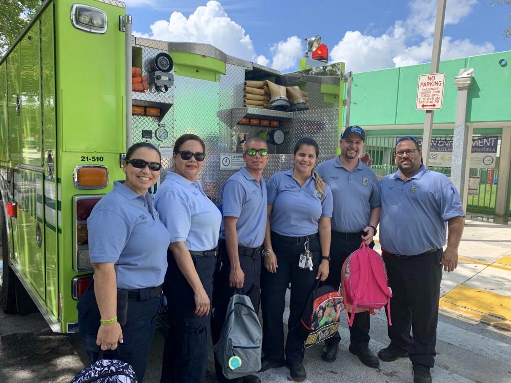 MiamiDadeFire's tweet image. Today, #MDFR attended a #BackToSchool Backpack &amp;amp; Supplies Drive at Oliver Hoover Elementary School at 9050 Hammocks Blvd. to honor &amp;amp; continue Mrs. Suzy Reyes’ legacy of giving to those that need it most. Kids welcomed all donations &amp;amp; enjoyed a fire truck demo. #MDFRInTheCommunity