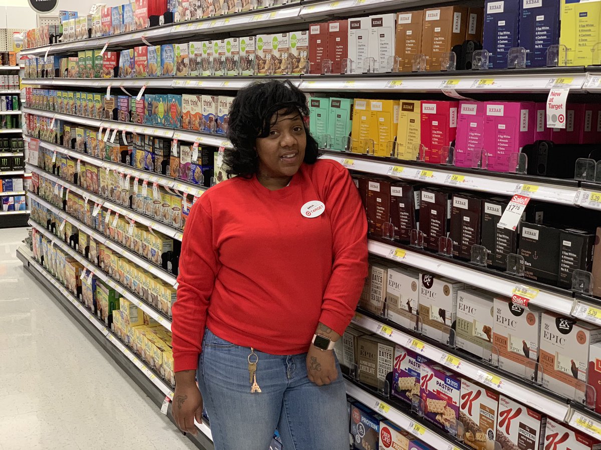 dretarget1269's tweet photo. One-for-One = Granola-for-Granola! When your backroom is organized by pog it's easy. DBO Dima and Christian  #t2124 #dbo https://t.co/ezoQChosmU