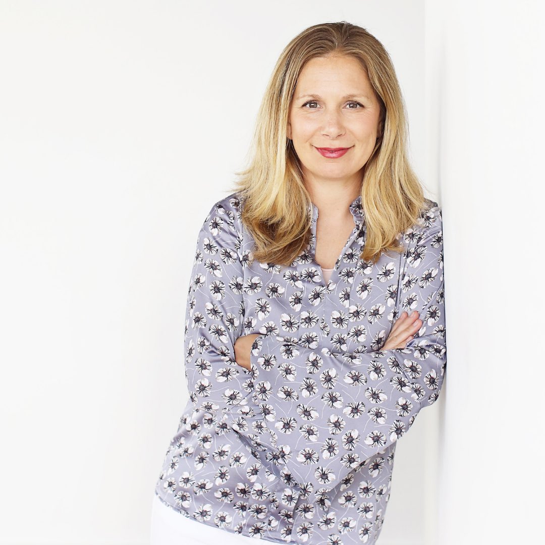 brcullen's tweet photo. I’m Bridget Cullen, Founder of B True Essentials. I value the importance of a healthy lifestyle, so I decided to create skincare/aromatherapy products using NO chemicals, additives or fragrances. I’m ready to share my all natural, organic lip remedies &amp; candles w/ you! https://t.co/5OATK9wnyE
