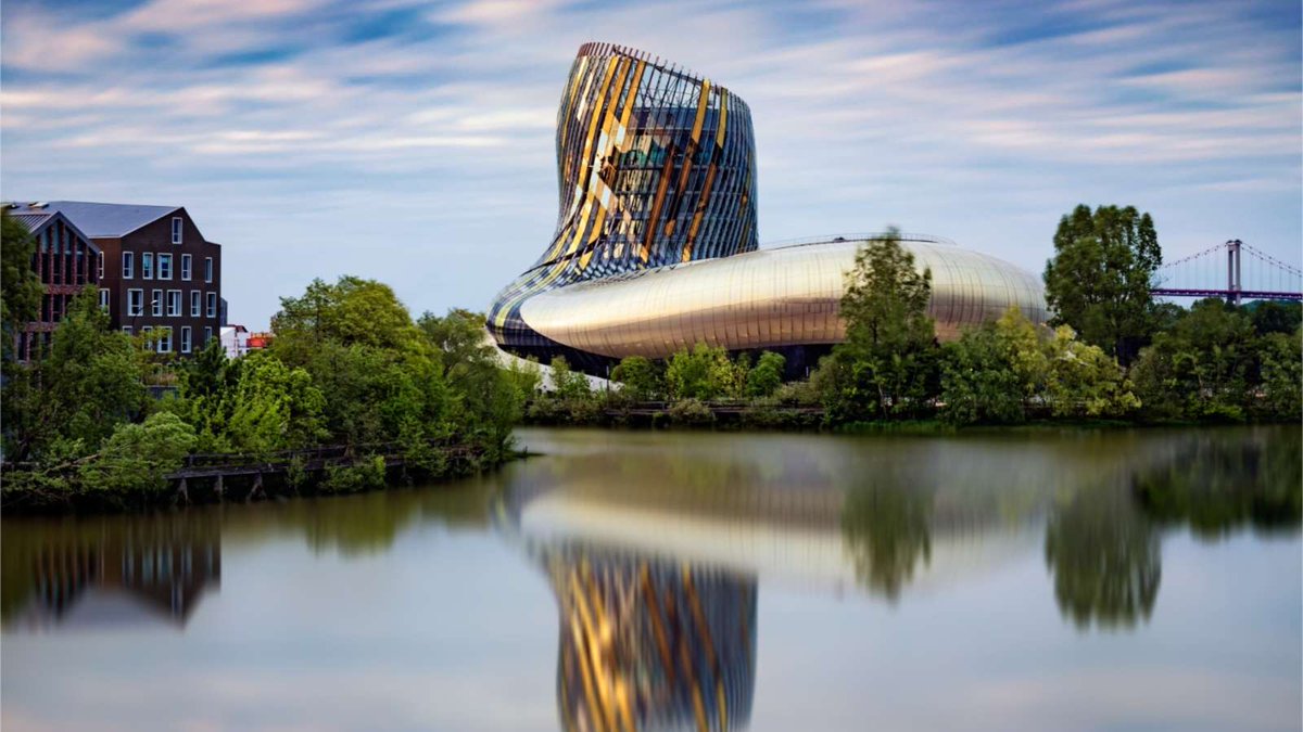 TheBespokeBook's tweet photo. Rachel explores the @laciteduvin, a museum of wine culture which pairs beautifully with the city of Bordeaux and contains the excellent Restaurant Le 7 https://t.co/qGD1W0ixiw #Bordeaux #Wine #Museum #FineDining #France https://t.co/9tMwvLMXP3