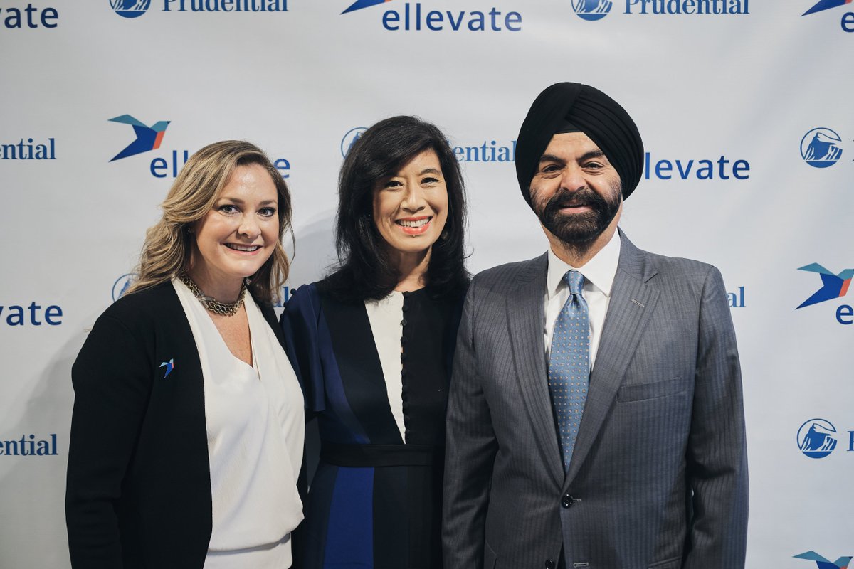 EllevateNtwk's tweet photo. This week, we release one of our fav #MobilizeWomen Summit 2019 segments as a podcast so you can listen to Ajay Banga, @AndreaJung9, and our very own @kristyawallace discussing The Power of Empathy anywhere you are! #EllevatePod → https://t.co/RSqbVsx9V2 https://t.co/YLlT48Dc9I