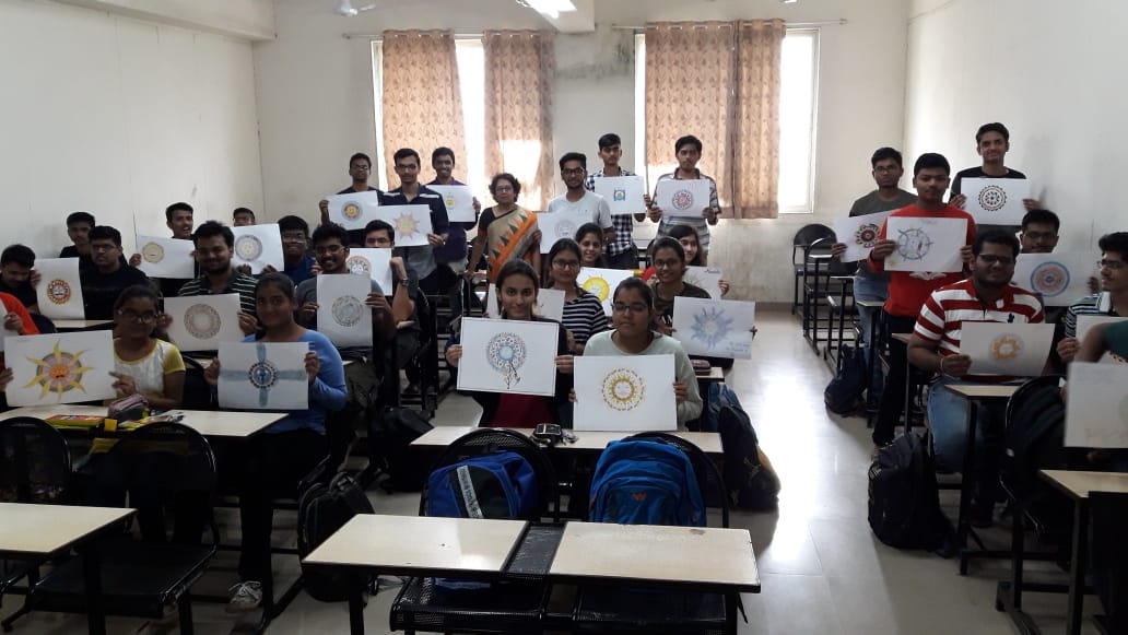 DrVAPatil's tweet photo. Induction program for #FYBTech #VIIT students started. Students are enjoying tree plantation, creative art, industrial visit, literary activity, guest lectures, design thinking and so many sessions....Thank you management for all the support @BharatAgarwal81 @principalviit https://t.co/IGWfidt8l9