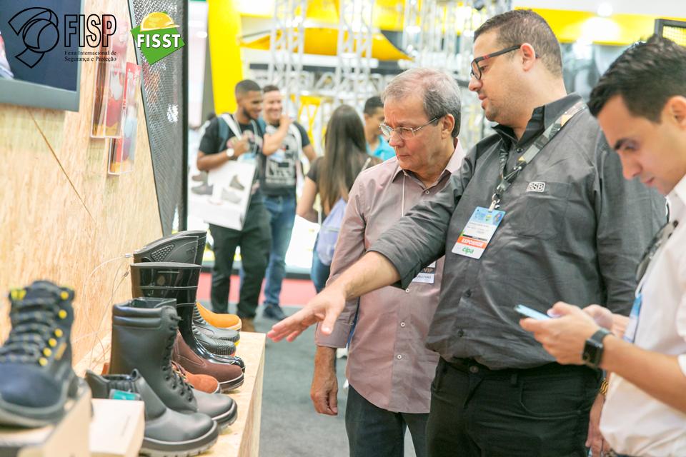 feirafisp's tweet photo. A FISP é a escolha certa a sua empresa em 2020! Em um espaço de 42.000 m², a feira receberá + de 50.000 visitantes qualificados em busca das mais recentes tecnologias para o setor de segurança e proteção ao trabalhador. Garanta seu estande na FISP 2020 https://t.co/h9cgoNOmHI https://t.co/3Q5bQXNp0t