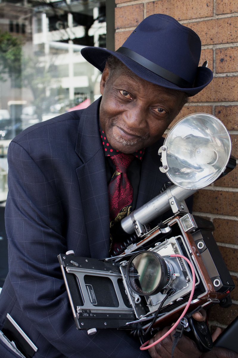 arwalker15's tweet photo. Louis Mendes 

2019

#louismendes #blackman #blackphotographer #blacklife #Blackisbeautiful #strongblackman #graflex #pressphotographer #femalephotographer #portraitphotography https://t.co/KheYsrHfBu