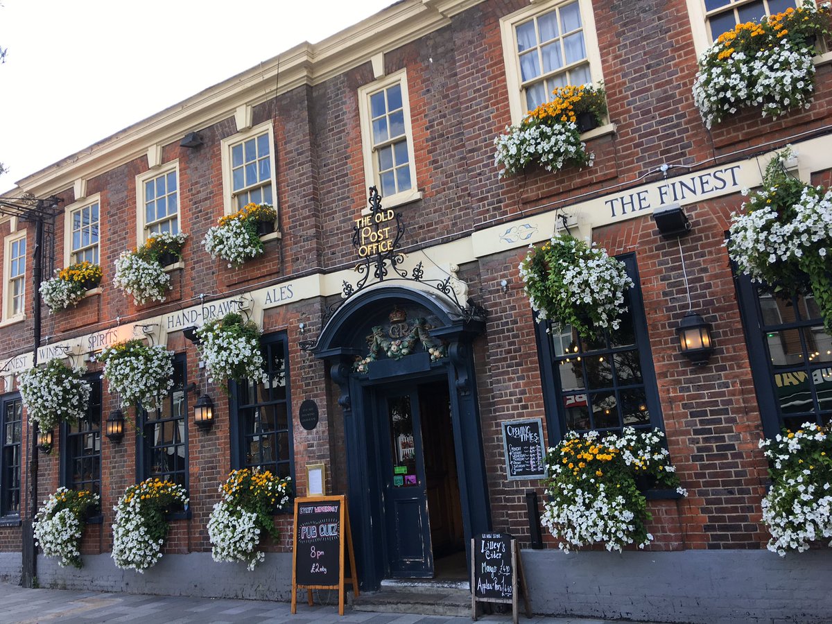 IOBackyard's tweet photo. Eltham GPO looked stunning in the sunshine today. Simply love this pub. Great asset to #Eltham! 
And their secret courtyard looked very inviting today too! 🍷🍺☀️@ThisisEltham @SEninemag https://t.co/MW6nco4b2W