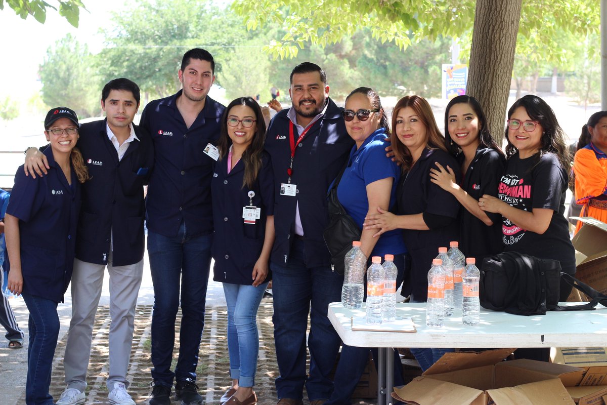 UnitedWayFUCH's tweet photo. En el marco de la celebración del Día Internacional de los Pueblos Indígenas, el  7 de Agosto #LearCentralesMTO repartió 350 hamburguesas a los niños y niñas de las comunidades indígenas que cursan la primaria en Ciudad Juárez y que asistieron al evento “Lápiz, Papel y Tijeras” https://t.co/oSRxFVgHXD