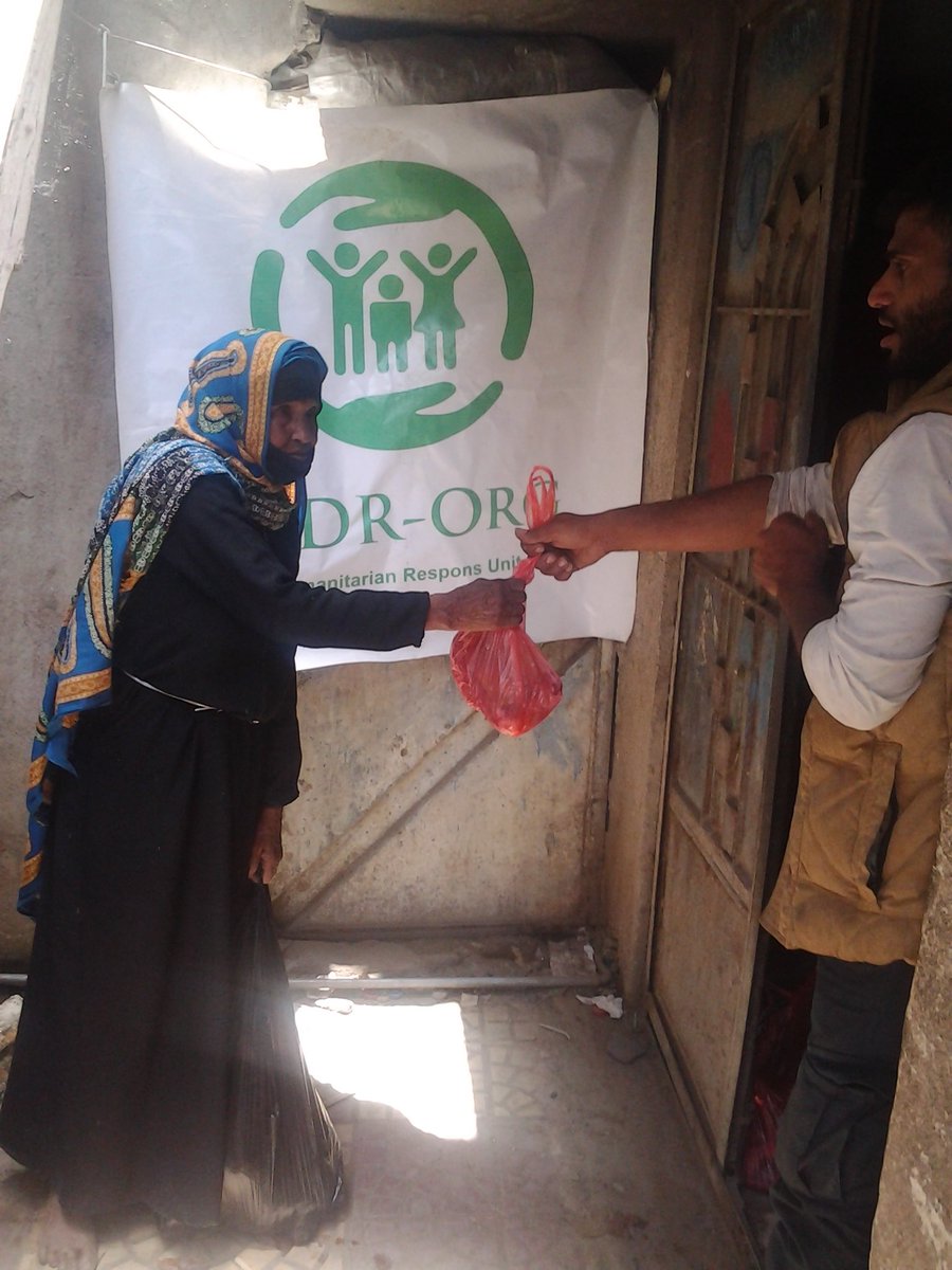 MdrOrg's tweet photo. In #EidAlAdha occasion 170 families from the most vulnerable families in Sana'a Yemen have benefited from Eid Udhiyah project and got Eid meats thanks to our supporter @yemenrrf
#EidulAdha2019 https://t.co/FJ6wyfzKRh