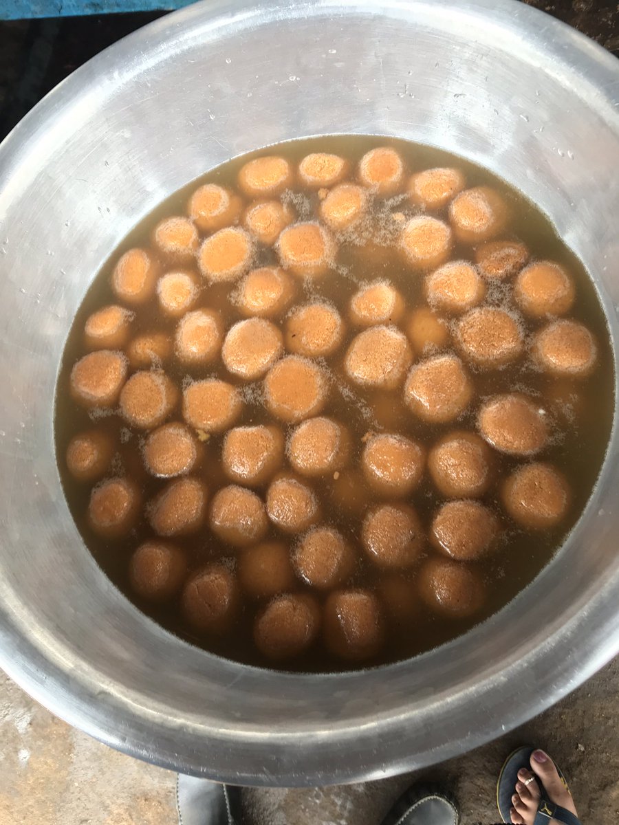 pps1110's tweet photo. Pahala Chenna Podo &amp; Rasagulla !
#moodisha #pahala #Bhubaneswar #odisharasagola #odisha #odishatourism #chenapodo https://t.co/mPtyhtG4Qe