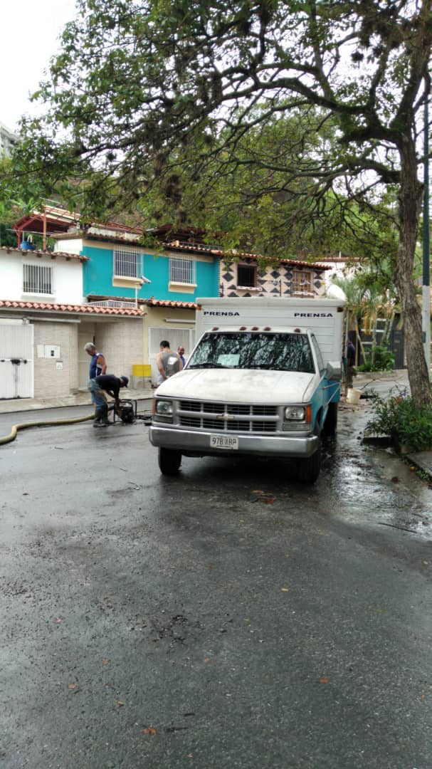 En estos momentos cuadrilla del <a href="/imasucre/">imasucre</a> se encuentran atendiendo bote de agua del sector Las Antiguas de Palo Verde espero se puede resolver se agradece la pronta respuesta @alcaldejvra