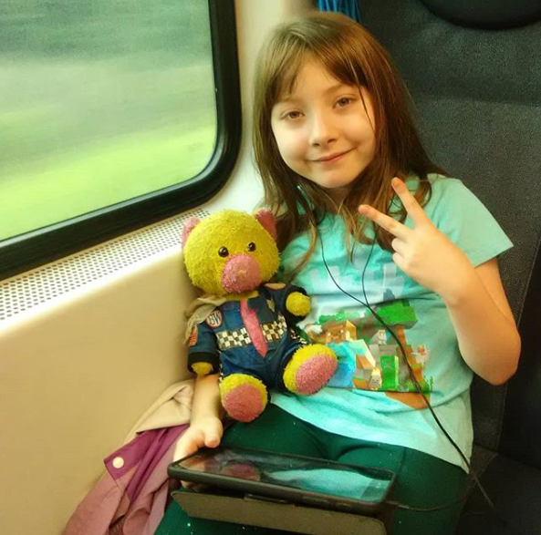 TeddyCeleBearty's tweet photo. On the rails again all aboard #actorslife #audition #childactress @aaralynanderson #ftbd #voiceover #tv #film #commercial #thesecret #trusttheprocess #believe #beYOUtiful #goodvibes #picoftheday #teddybears #teddybearsUNITE chillin' on #nyc transit but least theres @Minecraft https://t.co/ApjCogxxtB