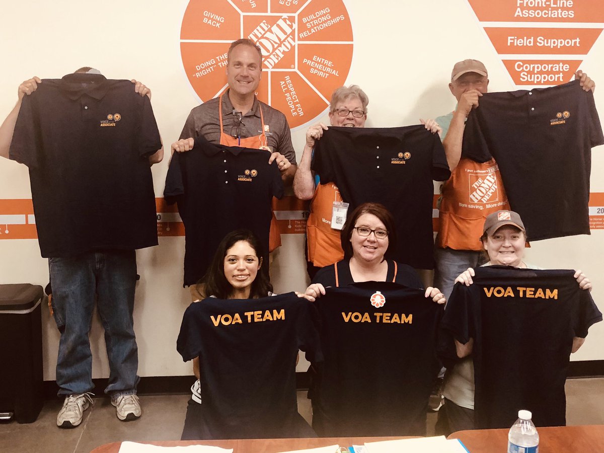 poohbayless's tweet photo. VOA meeting and new Shirts!! #voiceoftheassociate @Jason02Thomas @thd_young @KevinZ_THD https://t.co/p7Q6iATUZV