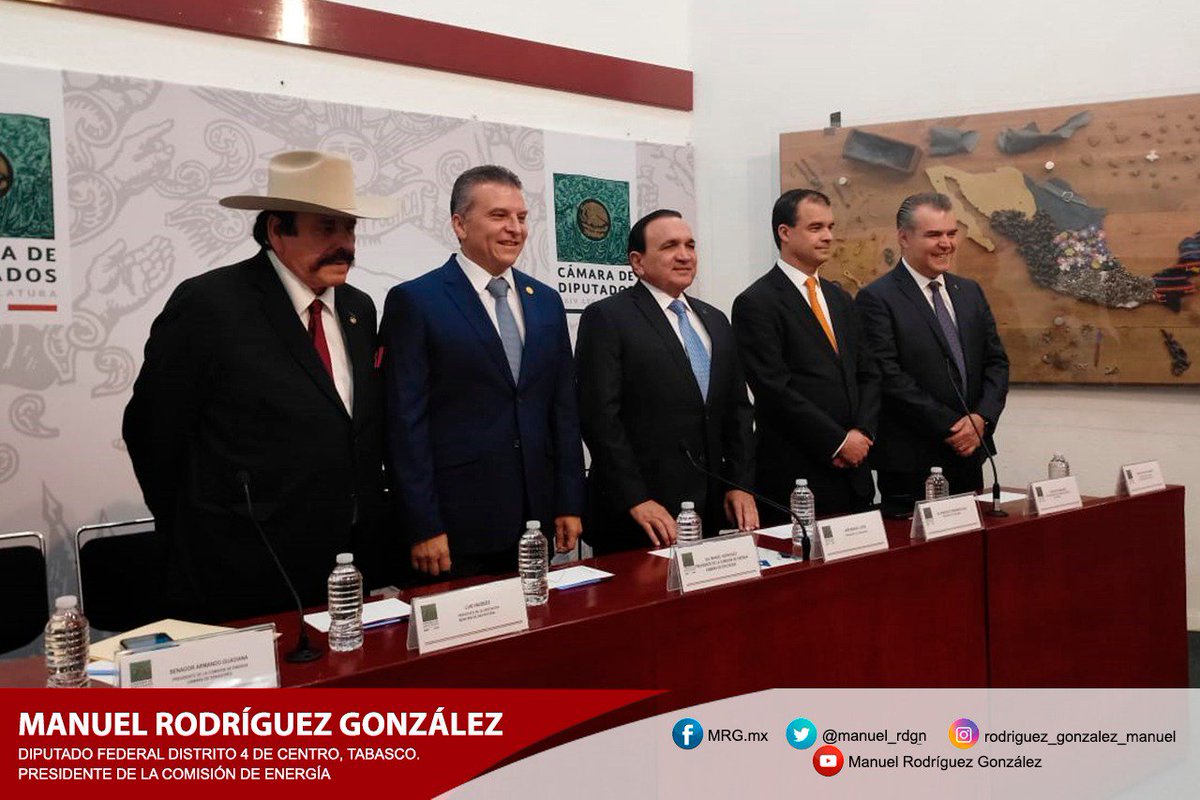 manuel_rdgn's tweet photo. Hoy anunciamos en rueda de prensa las mesas de trabajo “Gas y Electricidad” que la #ComisiónDeEnergia de la @Mx_Diputados y el @senadomexicano, en conjunto con el @CCE_Mexico llevaremos a cabo para alcanzar las metas planteadas por el @GobiernoMX soberanía y seguridad energética. https://t.co/pc28kMMLld