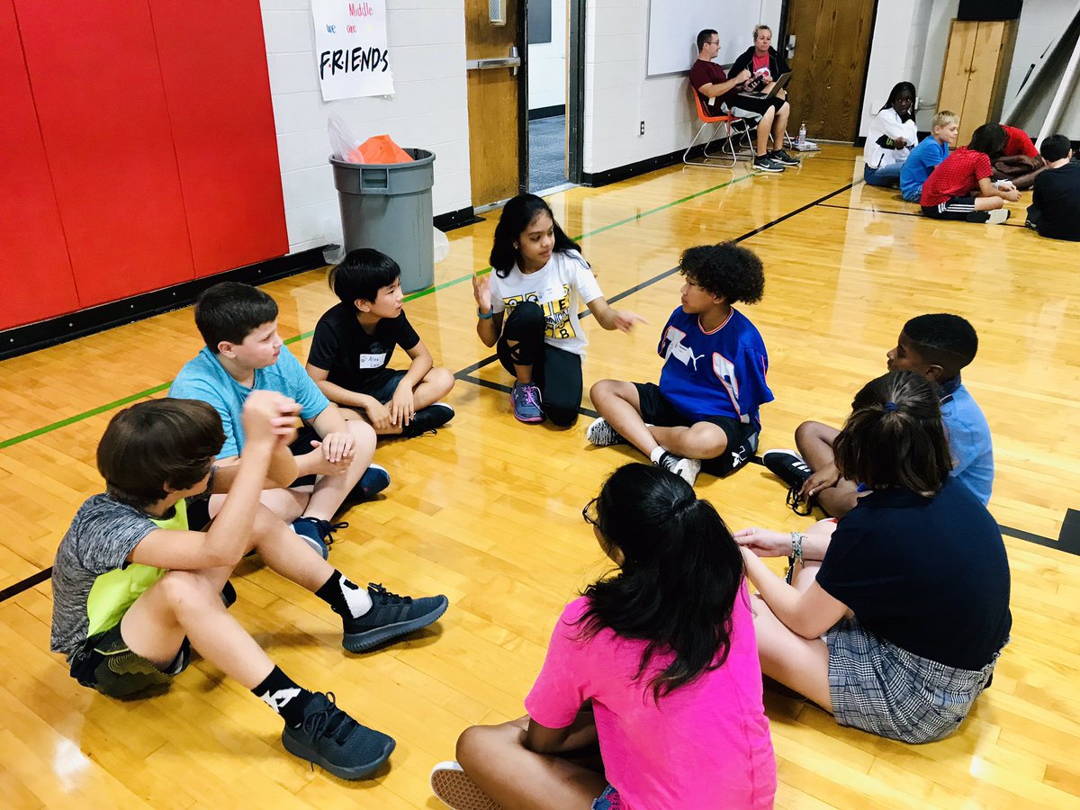 ccampbell_cms's tweet photo. @PCMSColts are making new friends! #PCMSWEBLeaders #BoomerangProject https://t.co/7mH7Vfqzzl