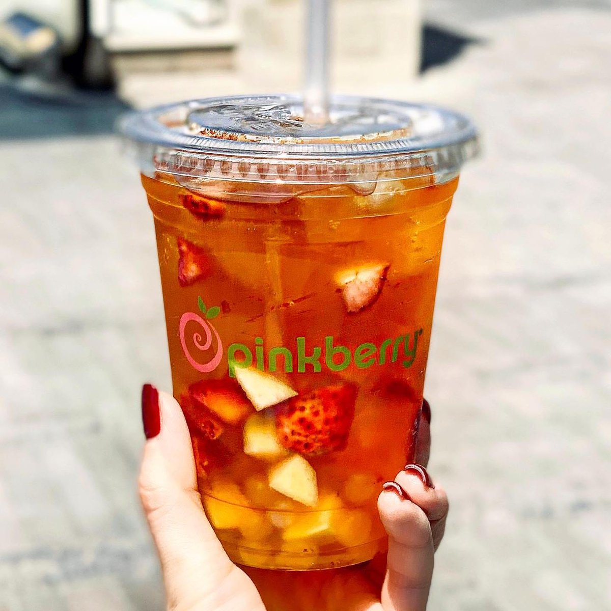 pinkberryTO's tweet photo. It's HOT 🔥 Let's cool down with a PinkTea! Find it at Pinkberry @CFSherway .

#PinkberryToronto #PinkTea #Summer https://t.co/kxhsH7j3zU