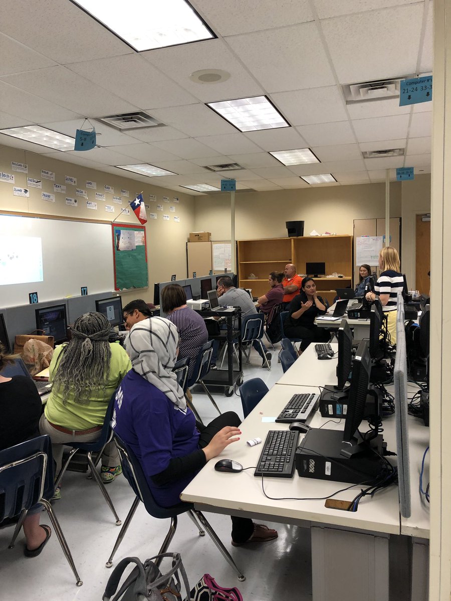 NlawnD's tweet photo. @DiscoveryEd is excited to be with @eastcentralisd science teachers learning more about integrating Science Techbook in their classroom! @USAA @txascd #partnership #STEMvest #Collaboration https://t.co/V5LiAO13eX