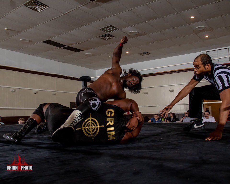 treveraeon's tweet photo. Knees, elbows, uppercuts. 🦇🤘🏿💪🏿🔪⚰️💀.  #YallGonRecognize 

Photo credit: 📸🔥 @briank_photo 
Taken at: @WrestlersLab #labnormal2 

#OriginalGothicGangster #TheBigBat #ScaryBlackMan #TheLeftHandPath #WalkThePath https://t.co/U0qZvAU2NU