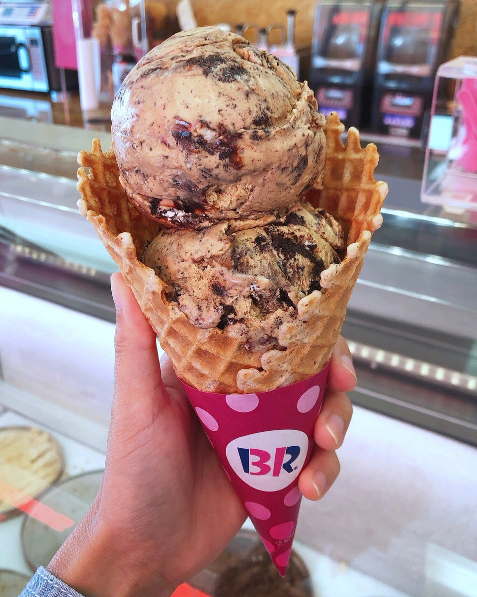 Attention <a href="/OREO/">OREO Cookie</a> fans! <a href="/BaskinRobbins/">Baskin-Robbins</a> just released their latest flavor of the month - OREO Mudslide! I’ve partnered with them to give away 2 x $25 Baskin-Robbins gift cards!

Head over to my Instagram post to enter:
instagram.com/p/B1HR9deARN4/…

#BROREOMudslide #ad #imhungryla
