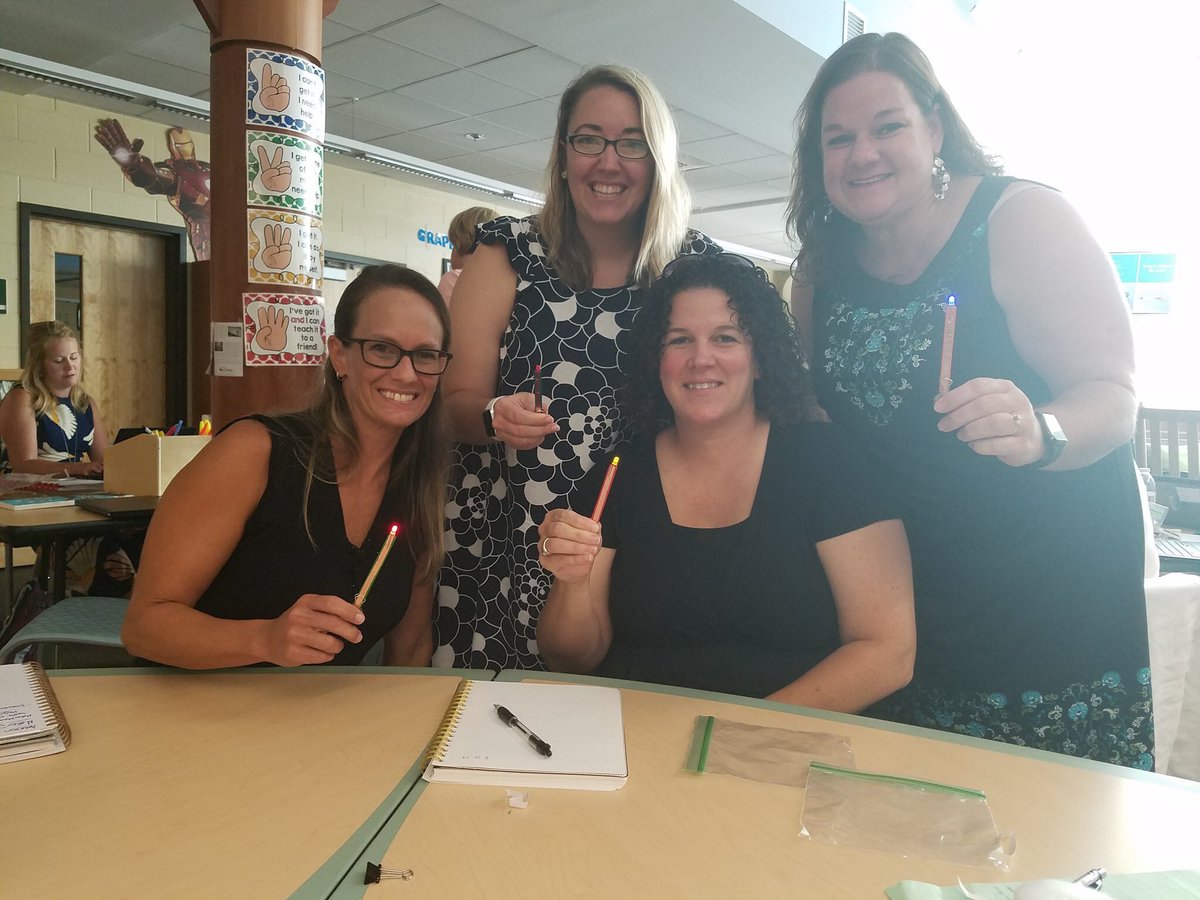 oceanbaylibrary's tweet photo. Makerspace professional development with my library friends!!! #HCSLibraryMedia #oceanbayelementary #obereads #makerspaces #leadHCS https://t.co/BiiIcpknw3