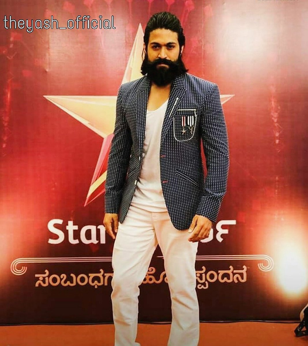 theyashofficial's tweet photo. #Yash #kgf #humblefilm #rockingstaryash #srindhishetty #radhikapandith #shahrukhkhan #mahirakhan #Shahrukhkhan #YuvaRathnaa https://t.co/BpGhRQOTzY