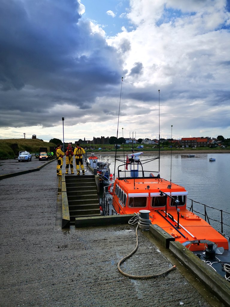 This afternoons service was to launch and take paramedics to Holy Island for an unwell person due to the tide being in and causeway closed. Working along side <a href="/Holy_Island_CG/">HolyIslandCoastguard</a> who looked after the casualty and brought them to the jetty for being taken back to Seahouses. #RNLI