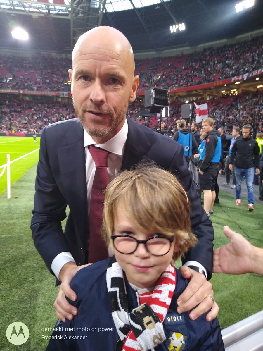 Ole’s eerste live wedstrijd van Ajax en meteen met Ten Hag op de foto. Wat een Mazzel. #ajaxdebuut #JohanCruijffArenA