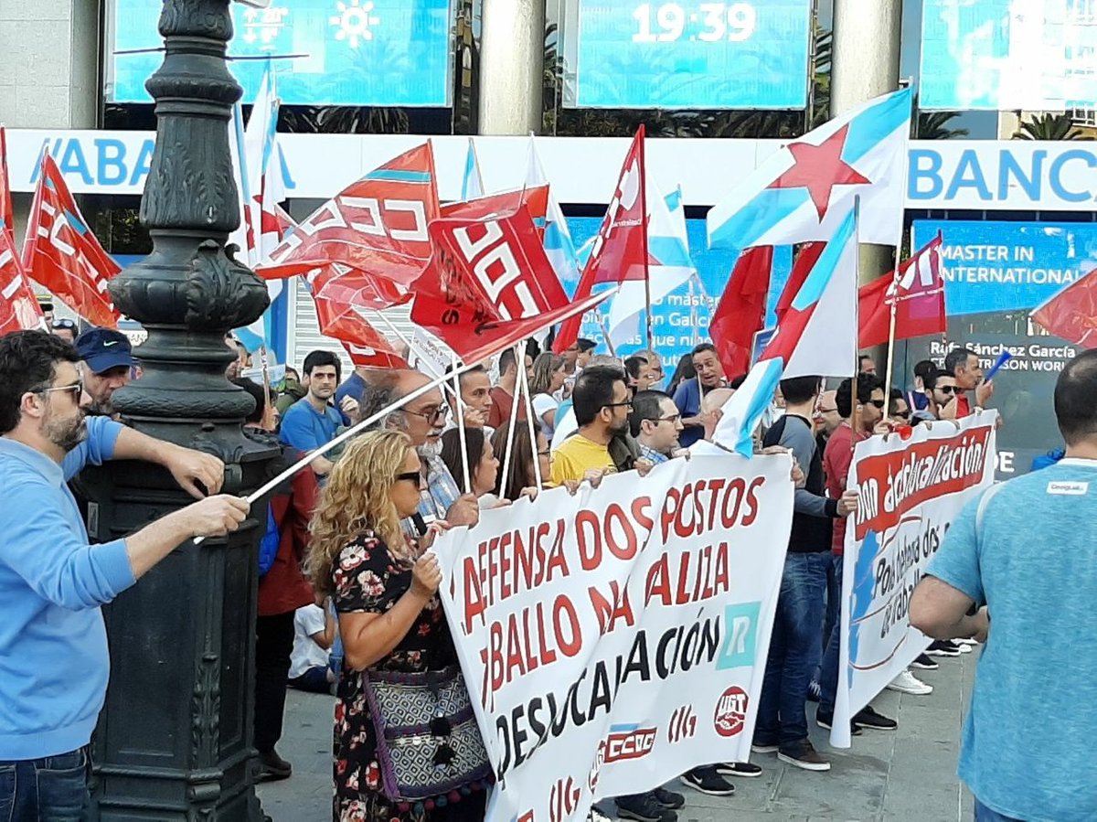 mareatlantica's tweet photo. A empresa @ComficaCoruna pode ser a primeira do grupo #RCable en deslocalizarse e marchar da Coruña, pero se o permitimos, non será a última. Hai un milleiro de postos de traballo en xogo ‼️ https://t.co/I7T4KshVCg
Estamos coa súa loita ✊ #RNonSeLeva #NonADeslocalización https://t.co/SgPt20kBZH