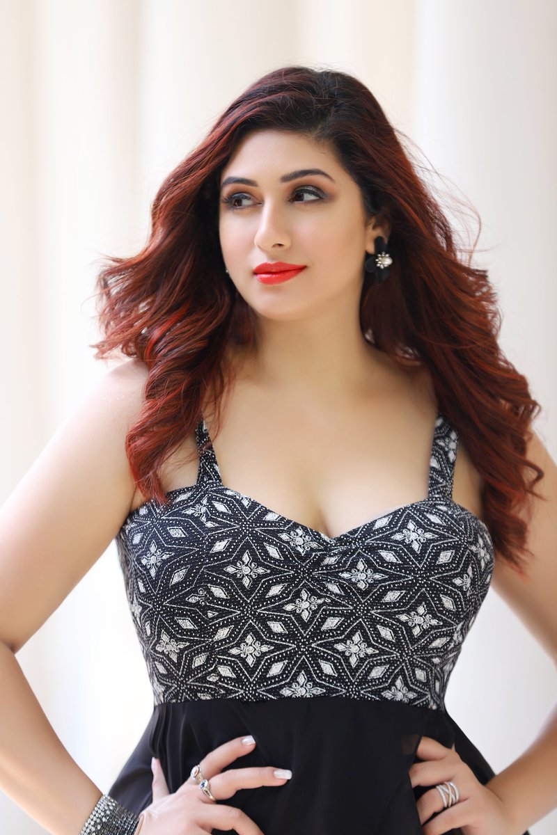 You look PERFECT!! <a href="/Babiejaan/">Vahbiz Dorabjee</a>