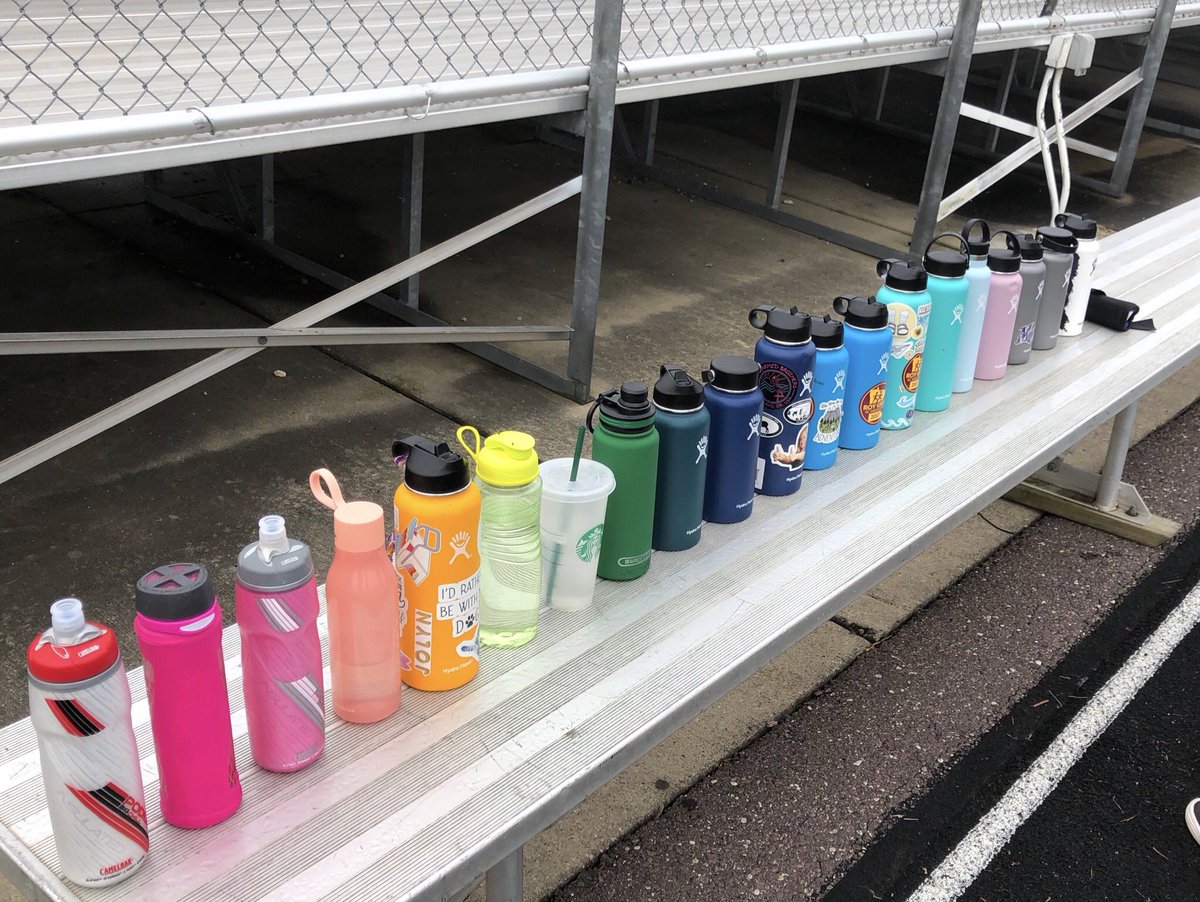 MEHS_GirlsCC's tweet photo. When you like hydrating but need order... #runningprobs https://t.co/0n9ukM4Kdm
