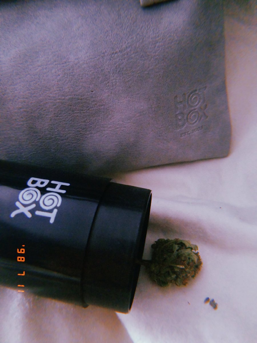 jacquichilds's tweet photo. @TheGrowthOp These little nugget gems right here π₯ from @canndoraclub + @hotboxcafe @abiroach collab π€ https://t.co/SNa6KHvvzu