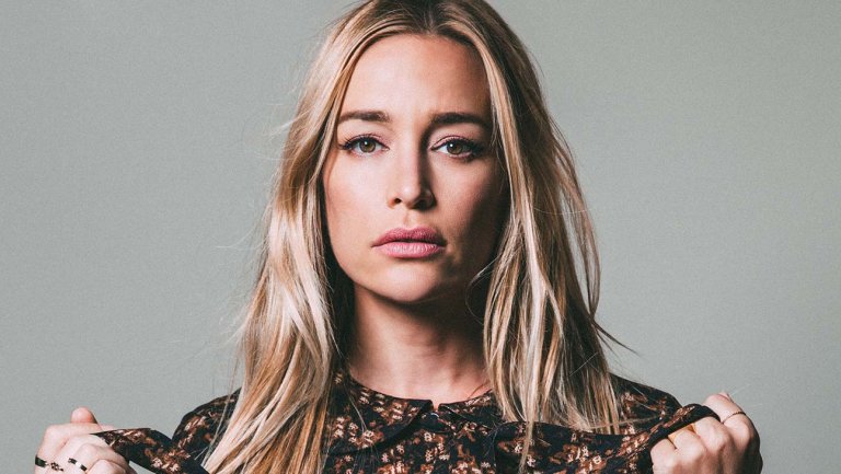 THR's tweet photo. Exclusive: Showtime's #PennyDreadful revival adds @PiperPerabo https://t.co/gvZWtnNArq https://t.co/VHSZoBBsYS