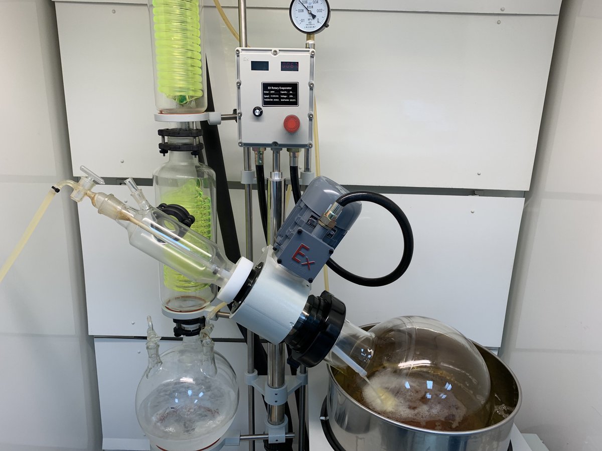 RootBioscience's tweet image. Here's a “behind the scenes” look into the #CBD extraction process! The efficient and gentle removal of ethanol from our CBD extract by evaporation! #RootBioscience #CBDoil #SolventRecovery