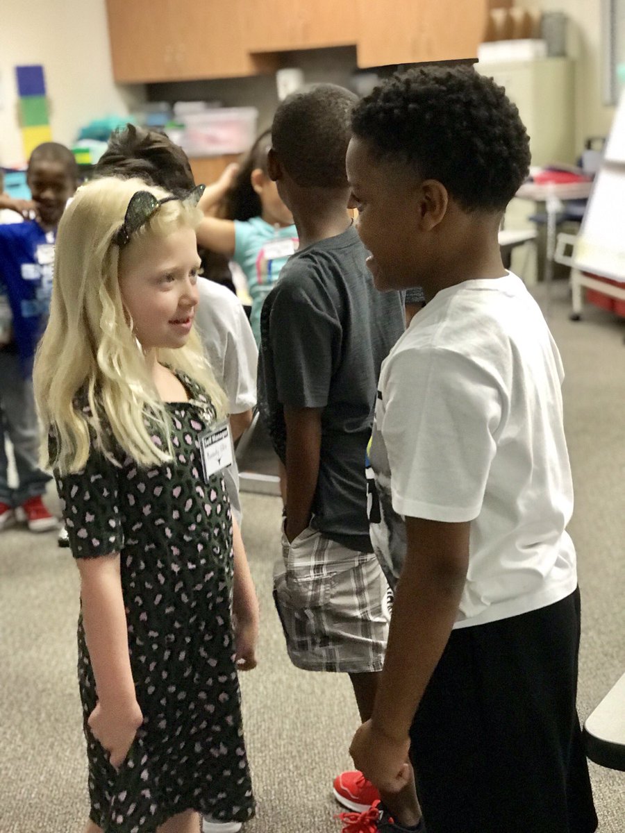 MsHaysCounselor's tweet photo. Starting off the day with community circles and the straightest line of 4 year olds I’ve ever seen 🤩🤩🥳 @MendenhallHorns @pisd_sel @Plano_Schools @MendenhallFirst @mendenhall2nd https://t.co/LRVS0O0WKM