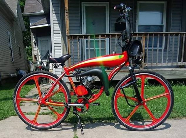 BikeBerryCom's tweet image. Back to back racer frame builds! This is Derrick Perkins's and this bad boy's got a quite the engine on it, not to mention a SWEEET paint job

#performanceride #2stroke #motorizedbicycle #bikeberry #bbrtuning #flyinghorse #performance #racebike