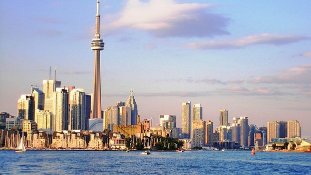 TravelExpanse's tweet photo. If you've never been to #Canada now may be the perfect time! As #Summer wraps up and #Fall is right around the corner, check out the #beauty and #adventure that is Canada with this guide for first timers. 
https://t.co/MP5p8N1mB0 https://t.co/GnWxXRdeT9