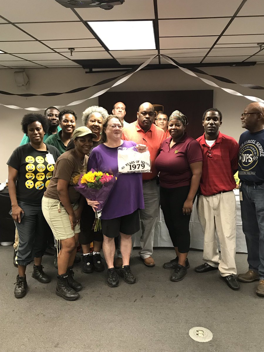 JACMSHubFdrUPS1's tweet photo. Please join @JACMSHubFdrUPS1 in the Celebration of the JACMS Day Sort’s CHSP Co-Chair, Ginger McLemore, 40th UPS Anniversary!!!! @jbhardawayups @MidSouthUPSers @JustinM0217 @DentiaNorris https://t.co/prutvPSq71
