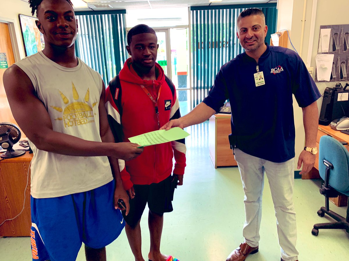 Honor and pleasure to introduce Alfred Broomfield II to the McArthur HS faculty and staff. They were so warm and welcoming. We met these two young scholars too...💯Ready for tomorrow! @BCPSChiefOSPA <a href="/abroomsville/">One Nation, Panther Nation!</a> <a href="/browardschools/">Broward Schools</a> <a href="/AnnMurrayDist1/">Ann Murray</a>